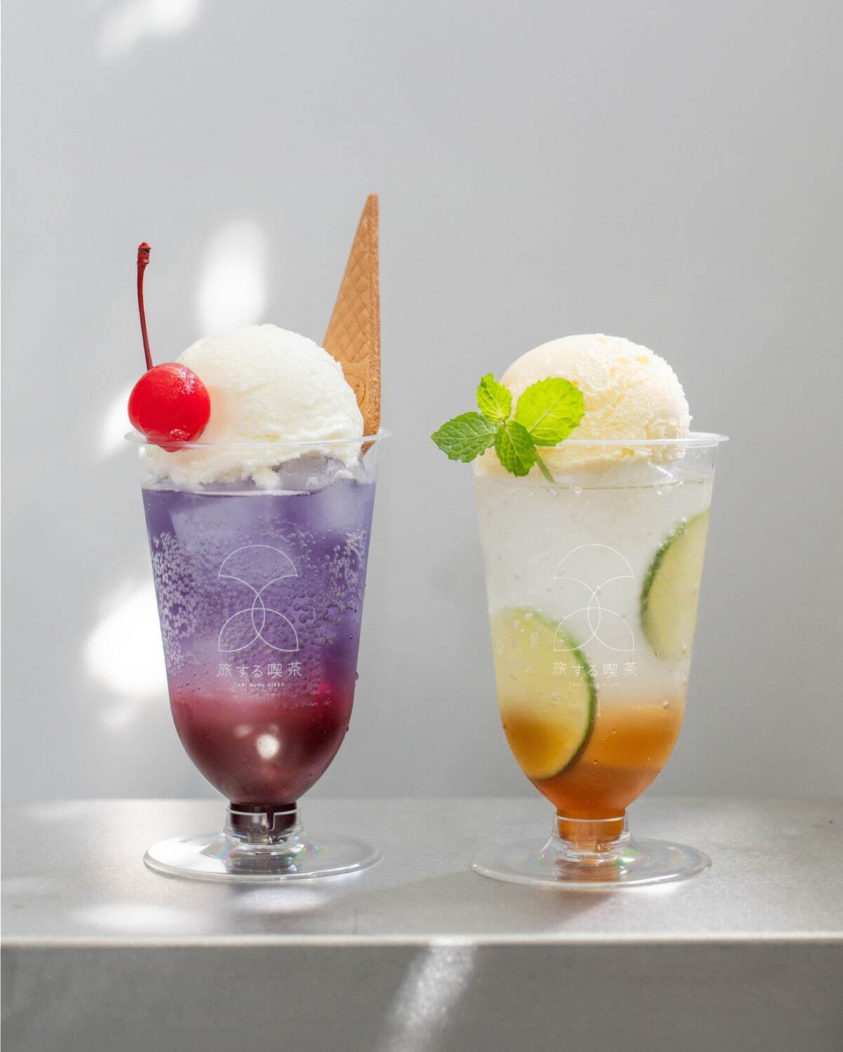 (左から)「ラズベリーヨーグルト」「ライムバニラ」各800円※イートインのみ