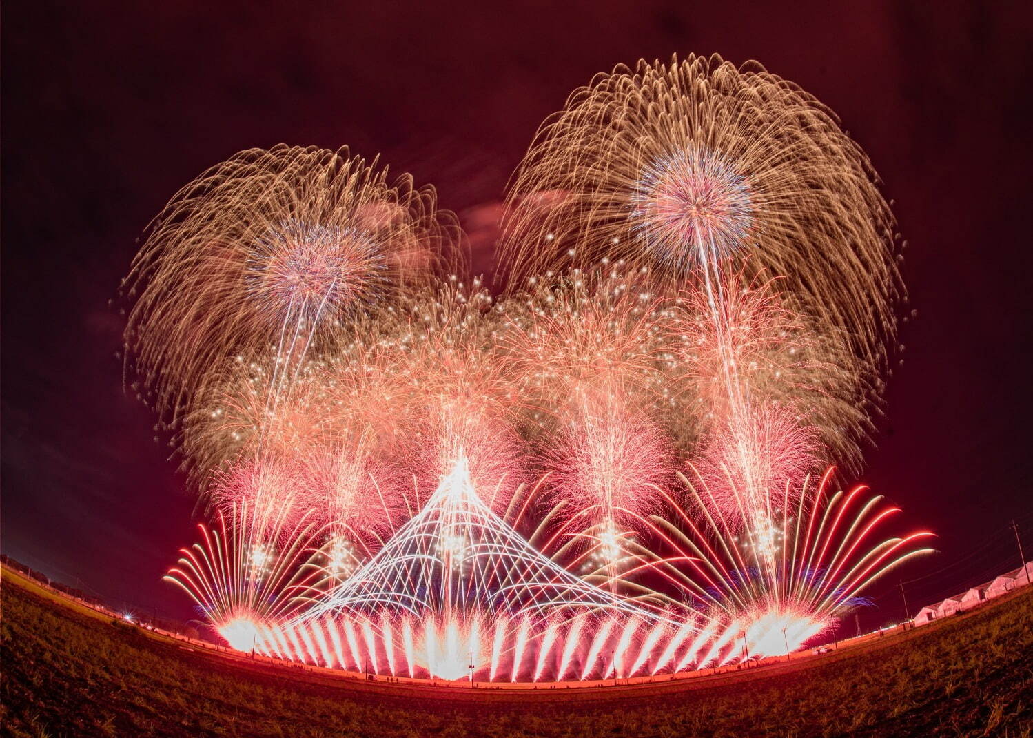 札幌花火大会「道新・秋華火」夜空を彩る約18,000発の花火と音楽がシンクロ｜写真3