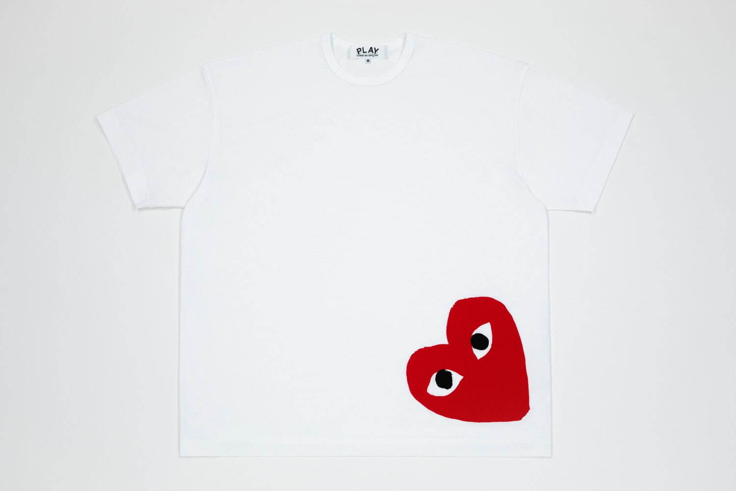 プレイ・コム デ ギャルソン新作ビッグTシャツ、赤＆黒ハートエンブレム入り｜写真2