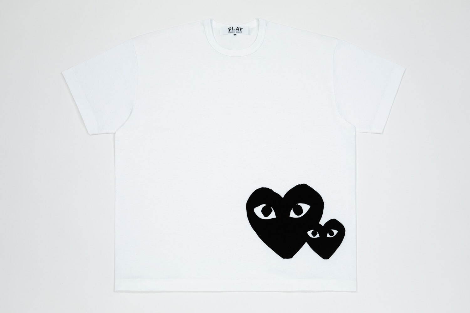 プレイ・コム デ ギャルソン新作ビッグTシャツ、赤＆黒ハートエンブレム入り｜写真1