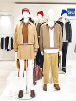 GU25年秋冬の注目メンズアイテム、“人参”シルエットのきれいめパンツ＆インディゴデニムジャケット｜写真3