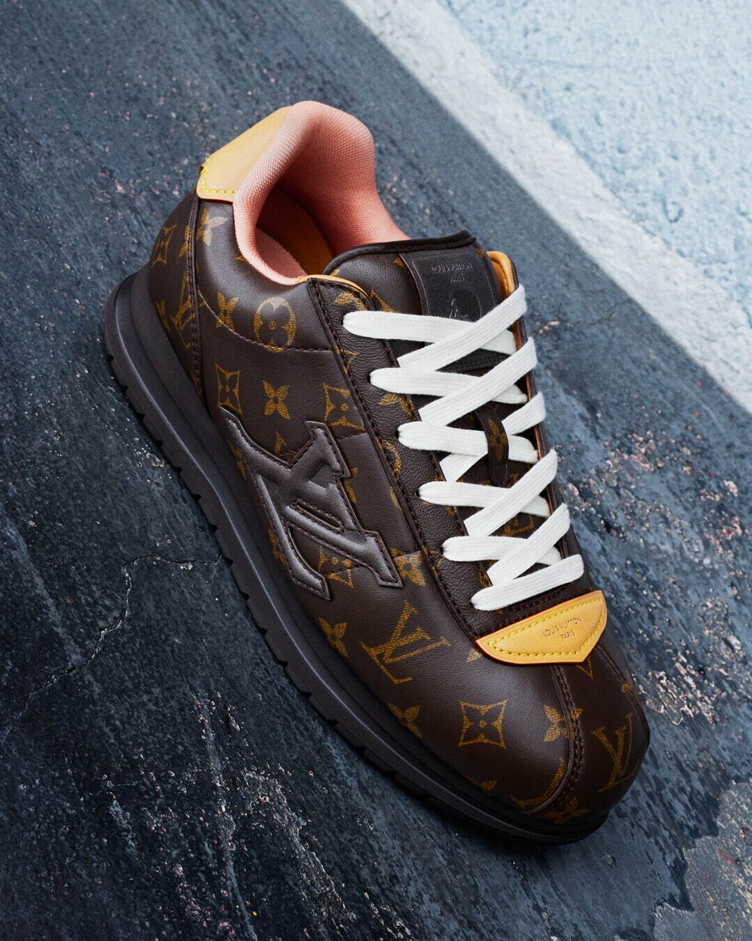 新作*LV*バターソフト モノグラム スニーカー メンズ 1AIKV ルイ・ヴィトン“バターのようになめらか”レザーのメンズ
