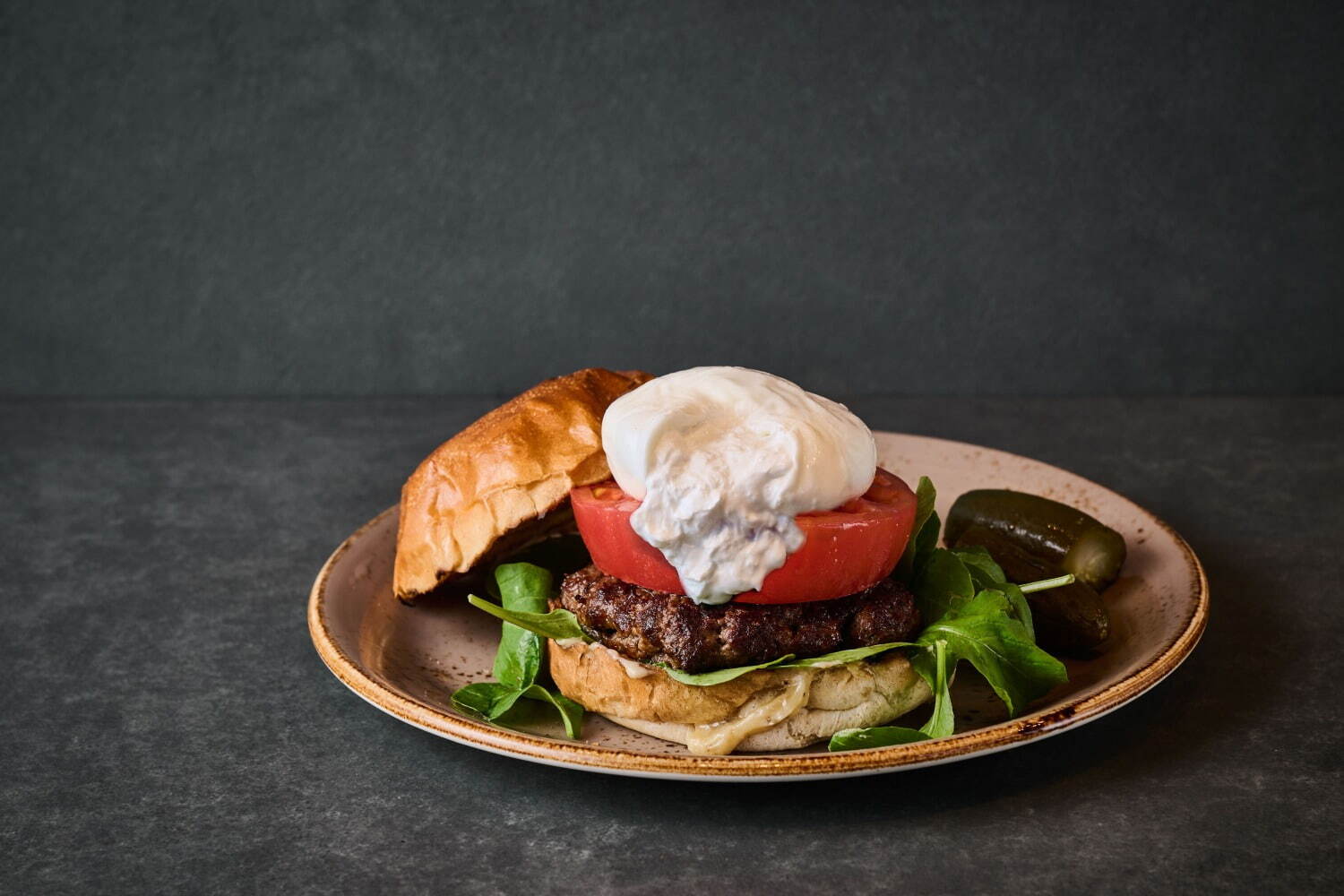 <六本木ヒルズ>
「オービカ モッツァレラバー」ブッラータバーガー 3,800円