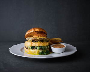 六本木・麻布台・虎ノ門「ヒルズ グルメバーガーグランプリ」34店舗から究極のバーガーが集結｜写真21