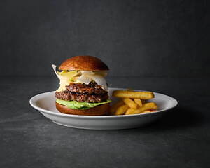 六本木・麻布台・虎ノ門「ヒルズ グルメバーガーグランプリ」34店舗から究極のバーガーが集結｜写真19