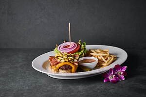 六本木・麻布台・虎ノ門「ヒルズ グルメバーガーグランプリ」34店舗から究極のバーガーが集結｜写真1