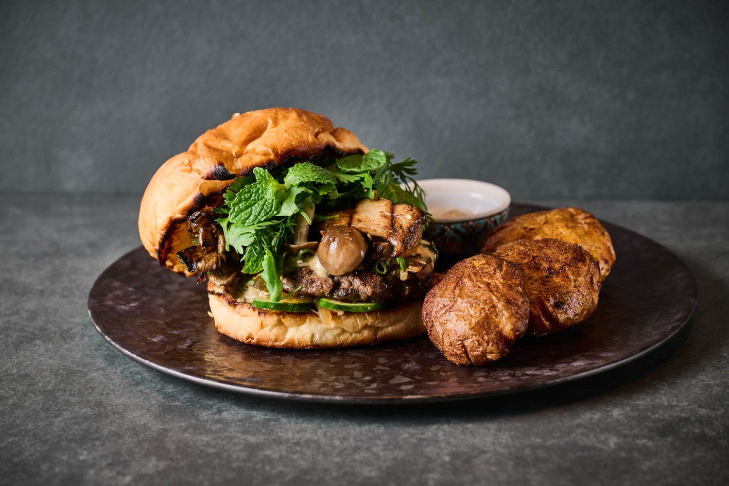 六本木・麻布台・虎ノ門「ヒルズ グルメバーガーグランプリ」34店舗から究極のバーガーが集結｜写真20