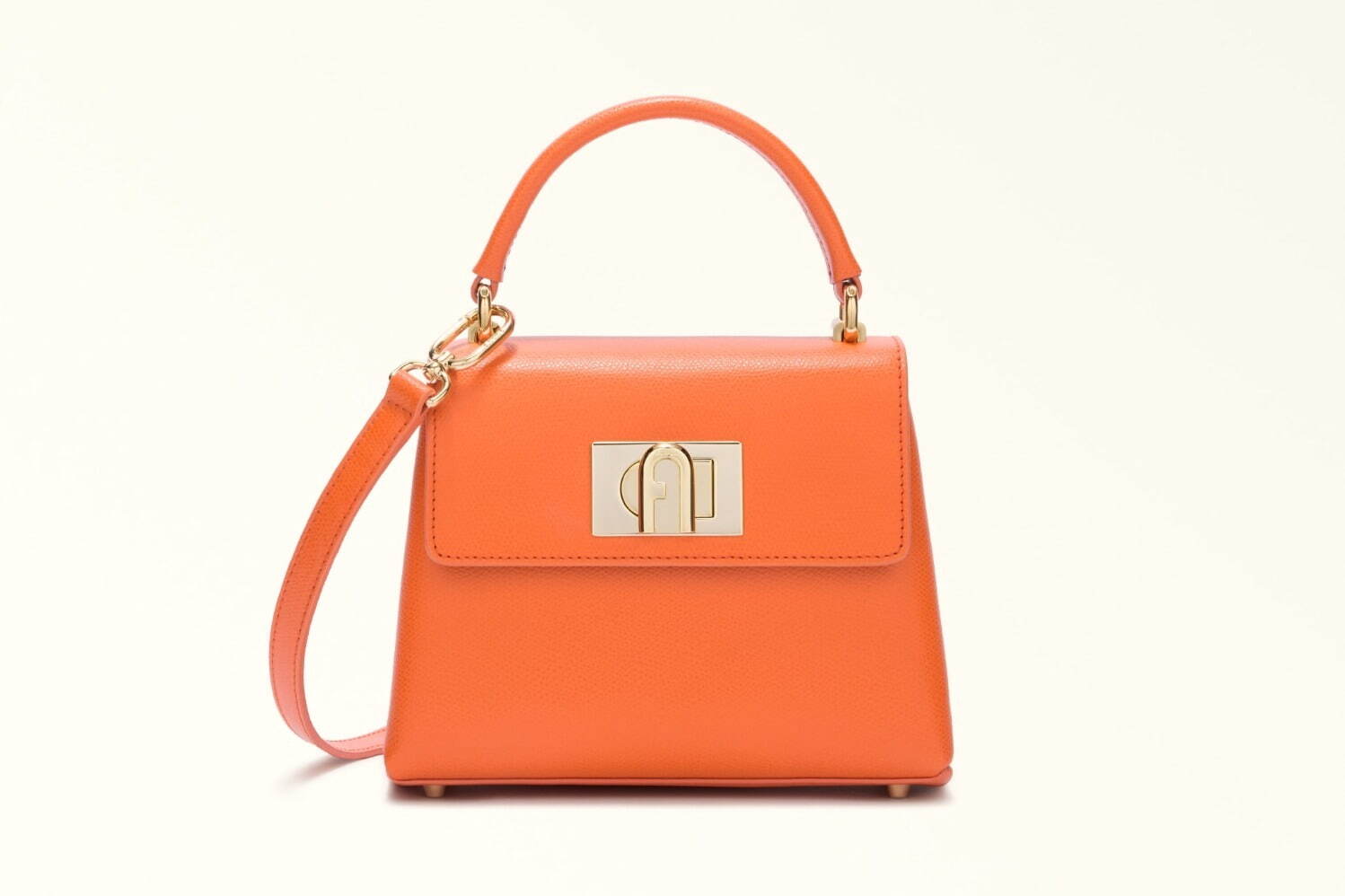 FURLA 花柄 円形ショルダーバッグ FURLA】ロマンティックな花柄バッグで秋気分♡ 華やかな新作