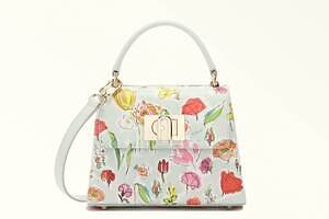 フルラ“アーチ型ロゴ”のバッグ「フルラ 1927」新作の花柄プリント＆伊勢丹新宿限定カラー