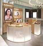 バーバリー ビューティ25年秋コスメ、“バーバリーチェック”柄パケのクッションファンデが伊勢丹新宿で｜写真2