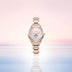 シチズン クロスシー“夏の夕暮れビーチ”着想のウィメンズ腕時計、ラメで波の煌めき表現｜写真1