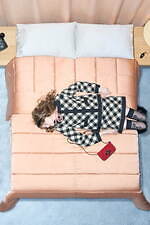 ヴァレンティノ2026年春コレクション - ピンクのベッドで過ごす、夢見心地なひととき｜写真12