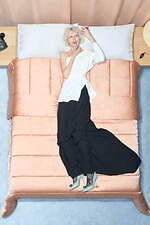 ヴァレンティノ2026年春コレクション - ピンクのベッドで過ごす、夢見心地なひととき｜写真26