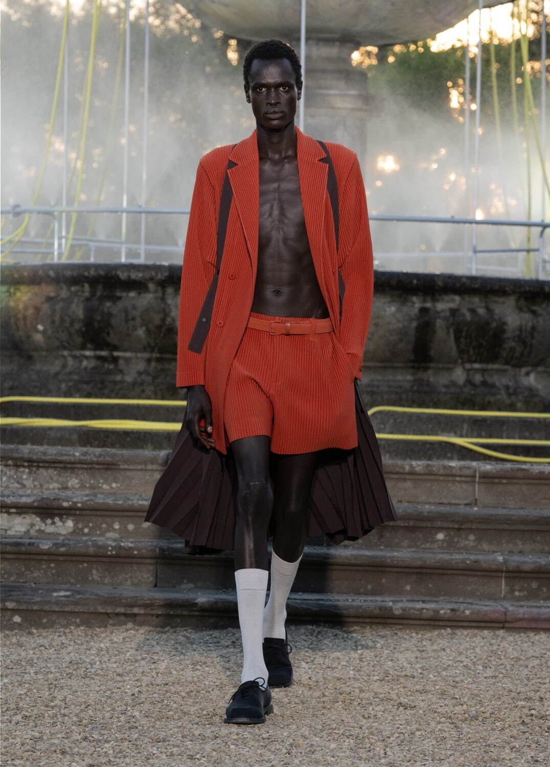 オム プリッセ イッセイ ミヤケ(HOMME PLISSÉ ISSEY MIYAKE) 2026年春夏メンズコレクション  - 写真33