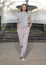 オム プリッセ イッセイ ミヤケ 2026年春夏コレクション、色を採集する旅｜写真10