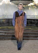 オム プリッセ イッセイ ミヤケ 2026年春夏コレクション、色を採集する旅｜写真29