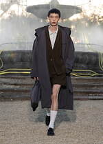 オム プリッセ イッセイ ミヤケ 2026年春夏コレクション、色を採集する旅｜写真35