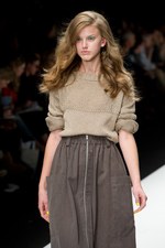 ベティジャクソン（Betty Jackson）のシックなスポーツテイスト　2011年春夏コレクション｜写真3