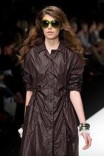 ベティジャクソン（Betty Jackson）のシックなスポーツテイスト　2011年春夏コレクション｜写真36