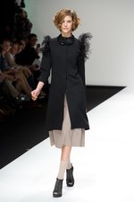 ベティジャクソン（Betty Jackson）のシックなスポーツテイスト　2011年春夏コレクション｜写真44