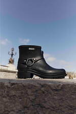 エーグルの新作ラバーシューズ“バイカースタイル”ショートブーツ＆乗馬ブーツ着想のロング丈｜写真3