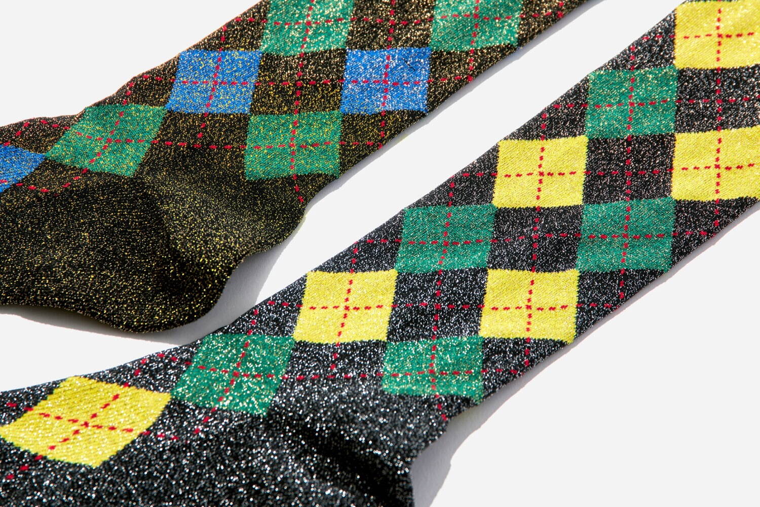 ベッドフォード×シックストックス“ラメ華やぐ”アーガイル柄のロングソックス