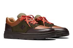 ニューバランス“Dリング仕様”のアウトドア着想メンズスニーカー、英国・ドレイクスとコラボ