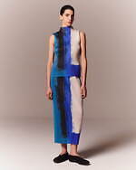 プリーツ プリーズ イッセイ ミヤケ“ダンス”着想のウェア＆トウシューズをイメージしたワンピース｜写真2