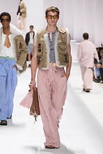 ドルチェ＆ガッバーナ 2026年春夏メンズコレクション - 部屋から外へ、エレガントに着るパジャマ｜写真4