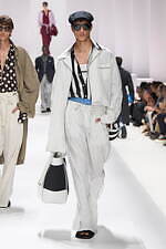 ドルチェ＆ガッバーナ 2026年春夏メンズコレクション - 部屋から外へ、エレガントに着るパジャマ｜写真20