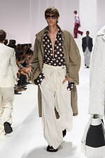 ドルチェ＆ガッバーナ 2026年春夏メンズコレクション - 部屋から外へ、エレガントに着るパジャマ｜写真21