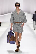 ドルチェ＆ガッバーナ 2026年春夏メンズコレクション - 部屋から外へ、エレガントに着るパジャマ｜写真24