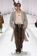 ドルチェ＆ガッバーナ 2026年春夏メンズコレクション - 部屋から外へ、エレガントに着るパジャマ｜写真29