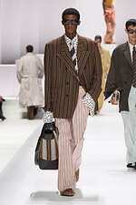 ドルチェ＆ガッバーナ 2026年春夏メンズコレクション - 部屋から外へ、エレガントに着るパジャマ｜写真31