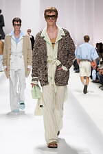 ドルチェ＆ガッバーナ 2026年春夏メンズコレクション - 部屋から外へ、エレガントに着るパジャマ｜写真58