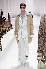 ドルチェ＆ガッバーナ 2026年春夏メンズコレクション - 部屋から外へ、エレガントに着るパジャマ｜写真59