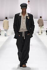 ドルチェ＆ガッバーナ 2026年春夏メンズコレクション - 部屋から外へ、エレガントに着るパジャマ｜写真61