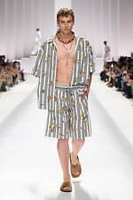 ドルチェ＆ガッバーナ 2026年春夏メンズコレクション - 部屋から外へ、エレガントに着るパジャマ｜写真72