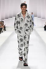 ドルチェ＆ガッバーナ 2026年春夏メンズコレクション - 部屋から外へ、エレガントに着るパジャマ｜写真75