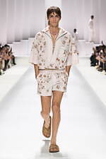 ドルチェ＆ガッバーナ 2026年春夏メンズコレクション - 部屋から外へ、エレガントに着るパジャマ｜写真84