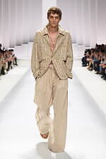 ドルチェ＆ガッバーナ 2026年春夏メンズコレクション - 部屋から外へ、エレガントに着るパジャマ｜写真89