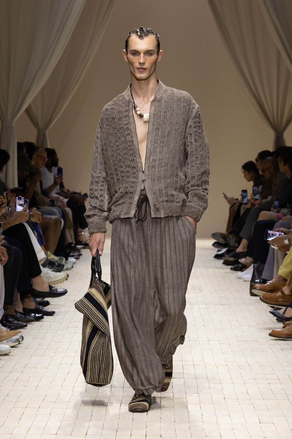 エンポリオ アルマーニ(EMPORIO ARMANI) 2026年春夏メンズコレクション  - 写真24