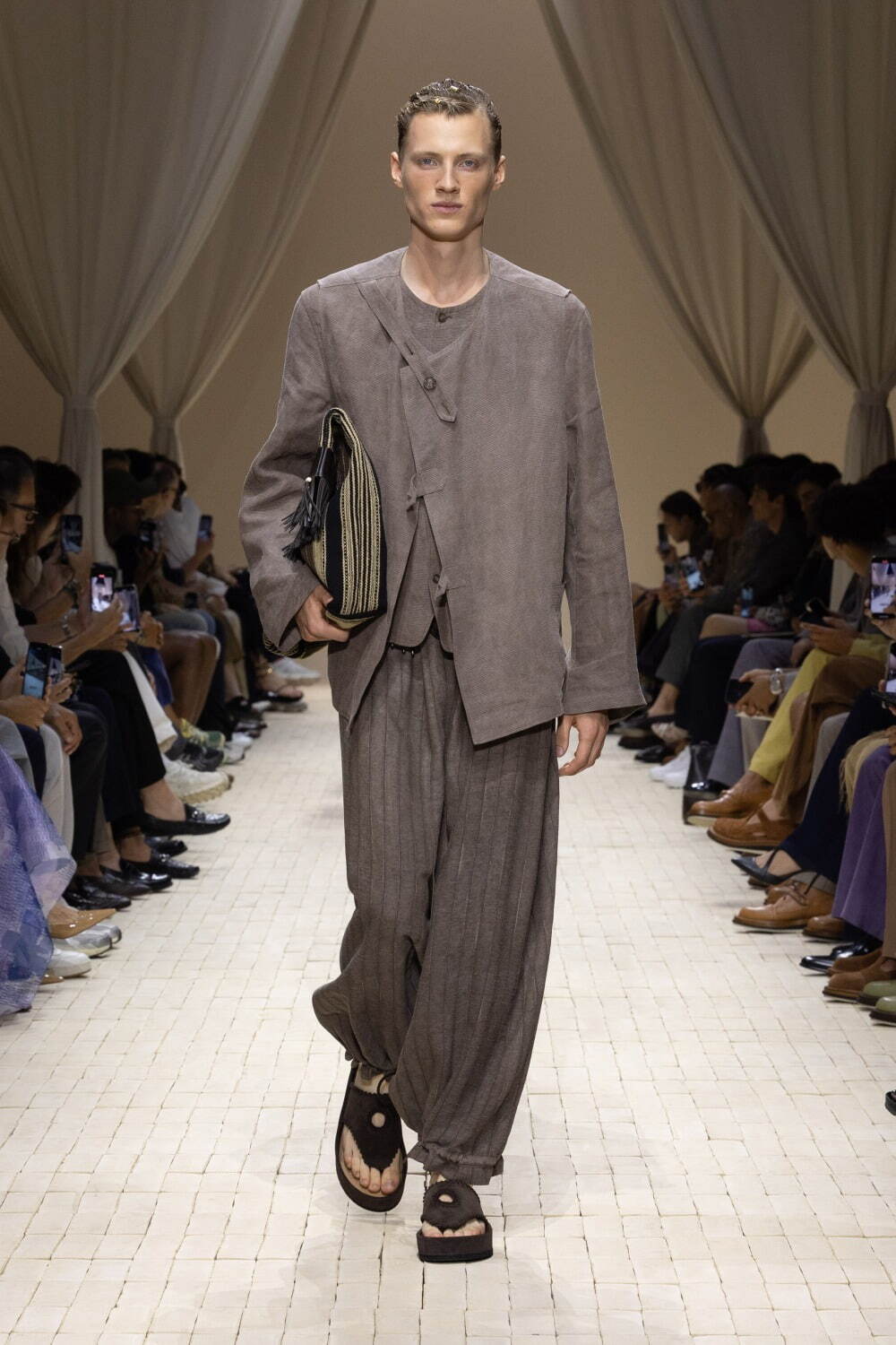 エンポリオ アルマーニ(EMPORIO ARMANI) 2026年春夏メンズコレクション  - 写真25