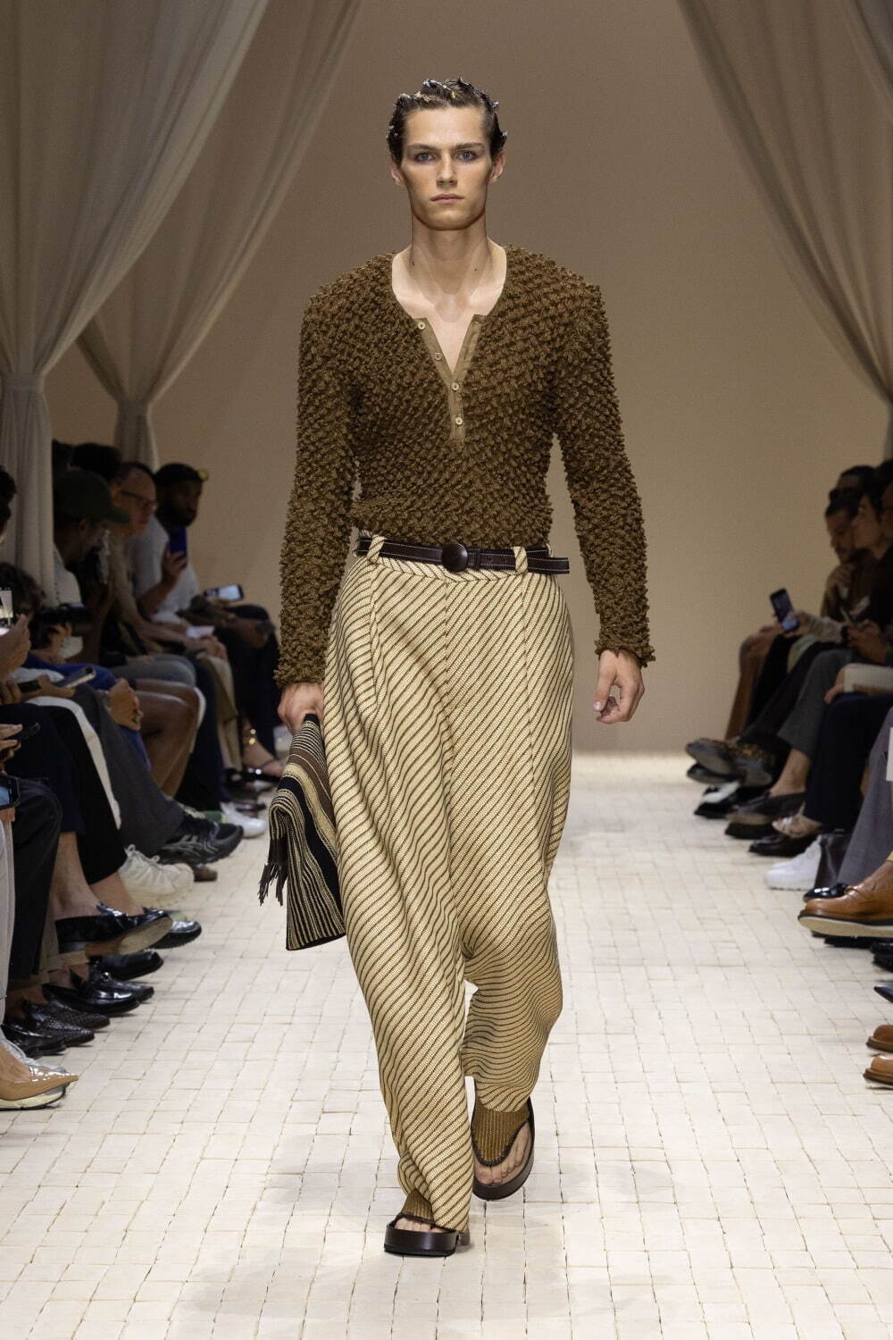 エンポリオ アルマーニ(EMPORIO ARMANI) 2026年春夏メンズコレクション  - 写真67