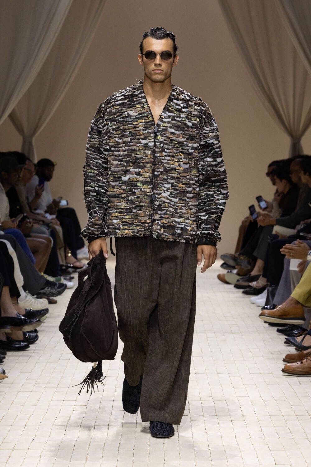 エンポリオ アルマーニ(EMPORIO ARMANI) 2026年春夏メンズコレクション  - 写真75