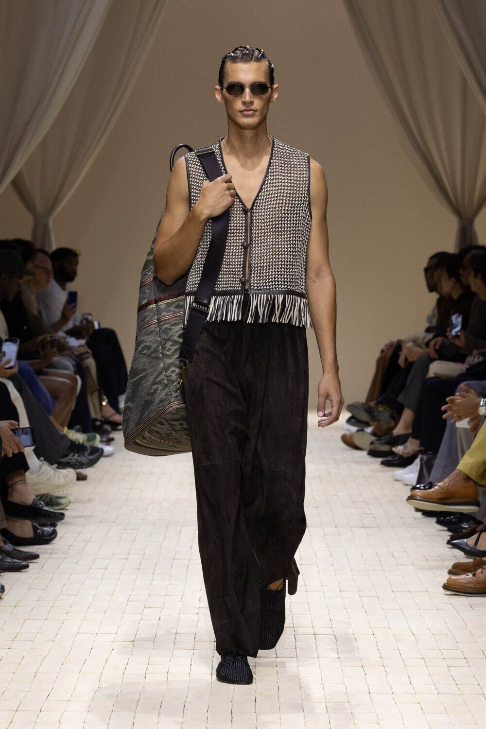 エンポリオ アルマーニ(EMPORIO ARMANI) 2026年春夏メンズコレクション  - 写真78