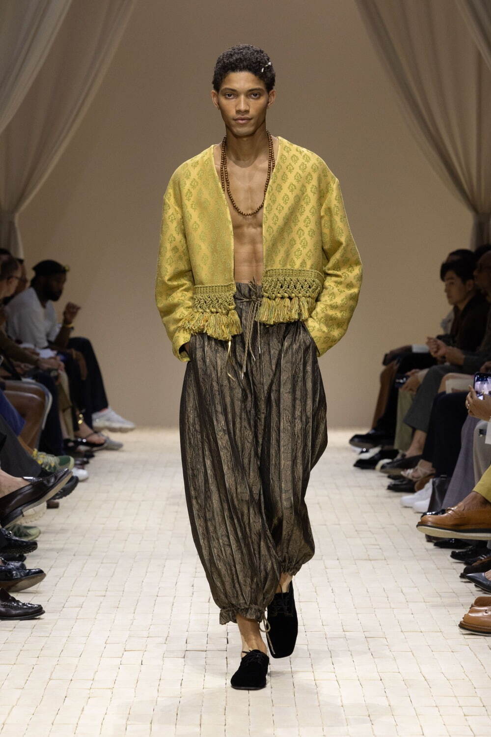 エンポリオ アルマーニ(EMPORIO ARMANI) 2026年春夏メンズコレクション  - 写真92