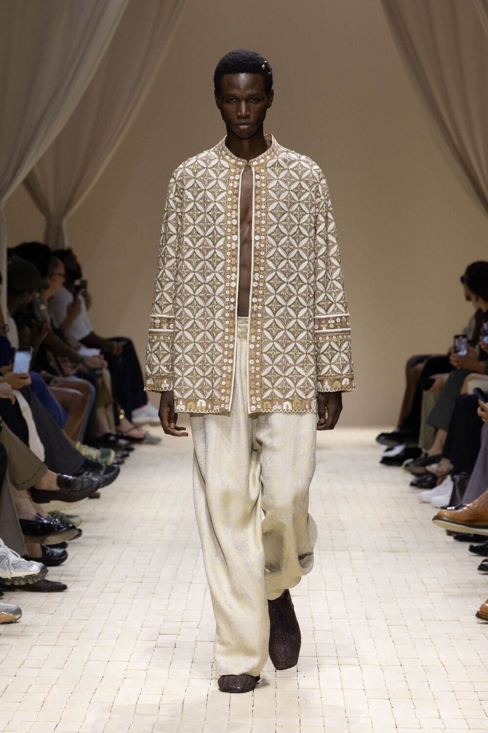 エンポリオ アルマーニ(EMPORIO ARMANI) 2026年春夏メンズコレクション  - 写真97
