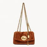 クロエ25年秋ウィメンズ、“ホース メダル”輝くチェーンバッグ＆サドルショルダーなど｜写真3