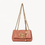 クロエ25年秋ウィメンズ、“ホース メダル”輝くチェーンバッグ＆サドルショルダーなど｜写真1